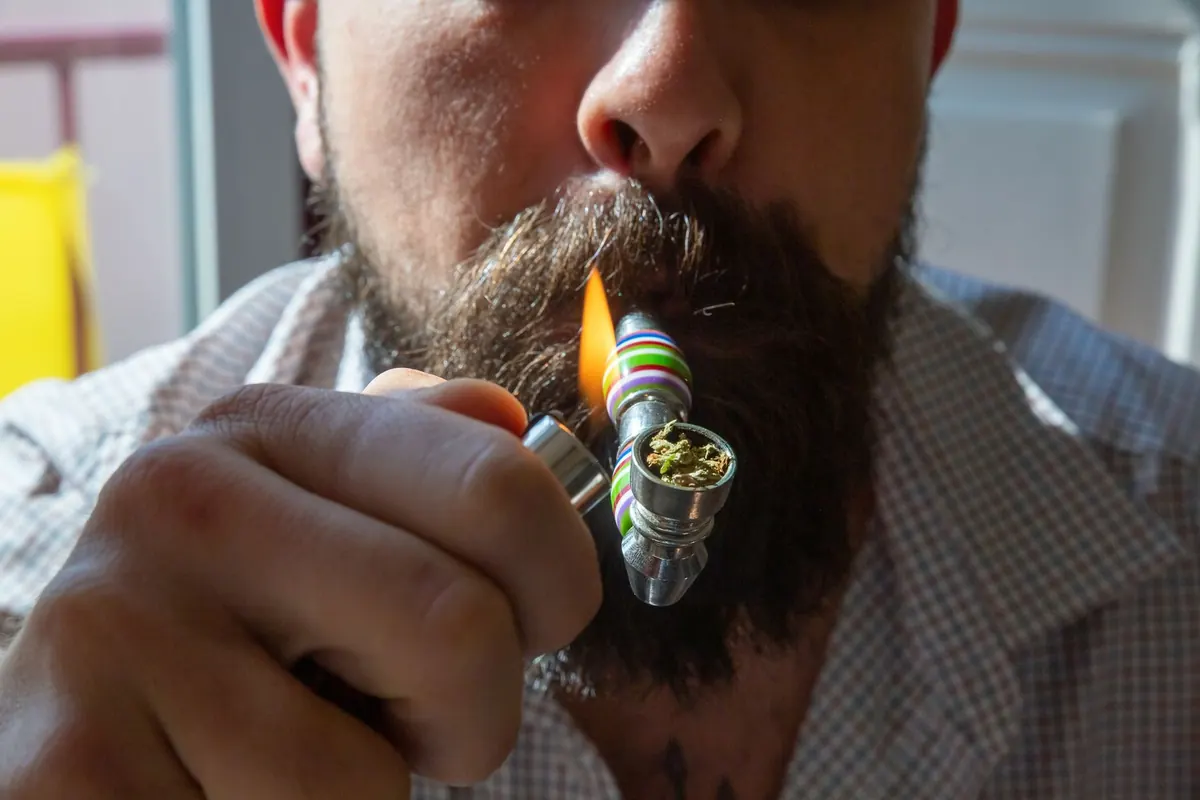 Common Mistakes When Cleaning a Briar Pipe (and How to Avoid Them)